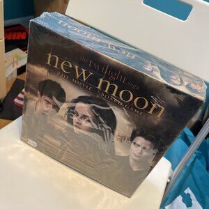 The Twilight Saga New Moon The Movie Board Game (17)